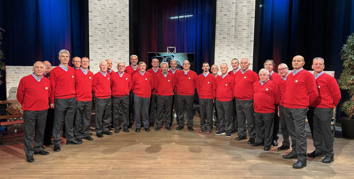 Il Coro ALPA in posa presso gli studi di Antenna3 (Milano - 24/11/2025)